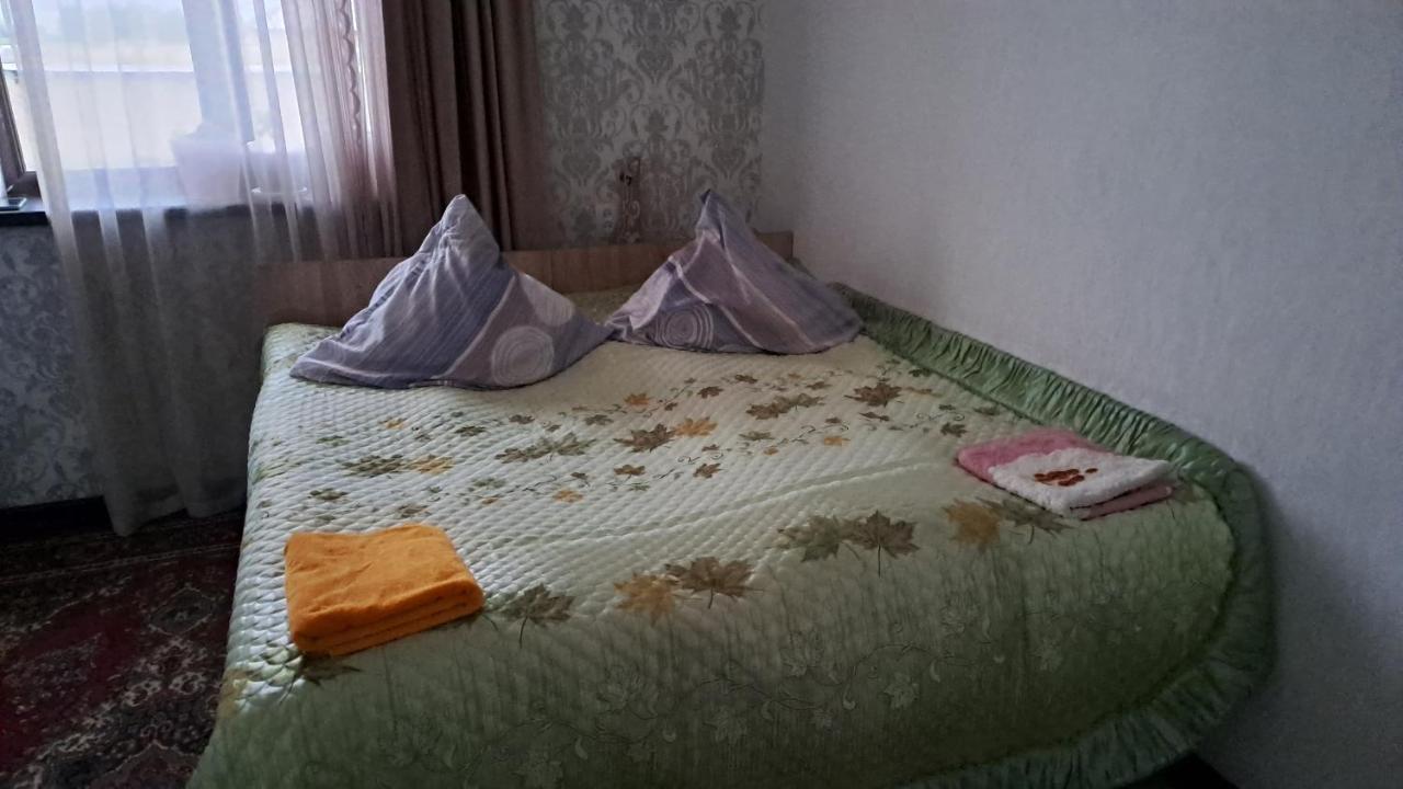 Kyzart Guesthouse Bagysh Bagian luar foto