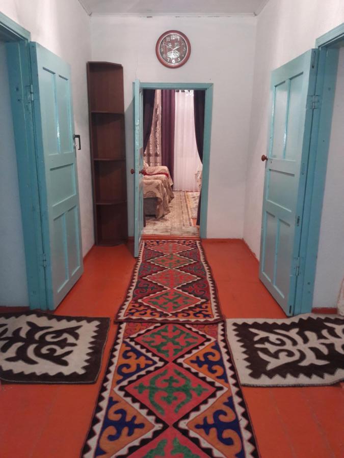Kyzart Guesthouse Bagysh Bagian luar foto