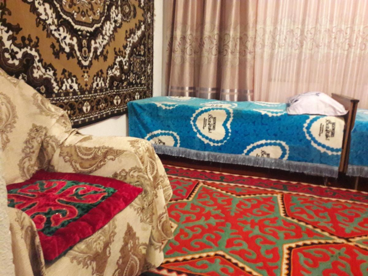 Kyzart Guesthouse Bagysh Bagian luar foto